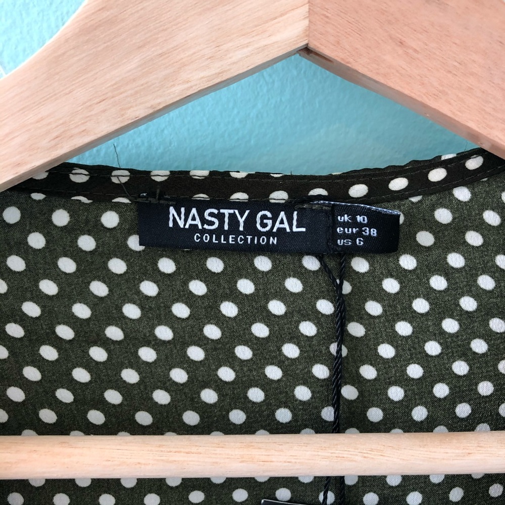 Nasty Gal Crop Top + Shorts Co-ord Set - Picture 5 of 8